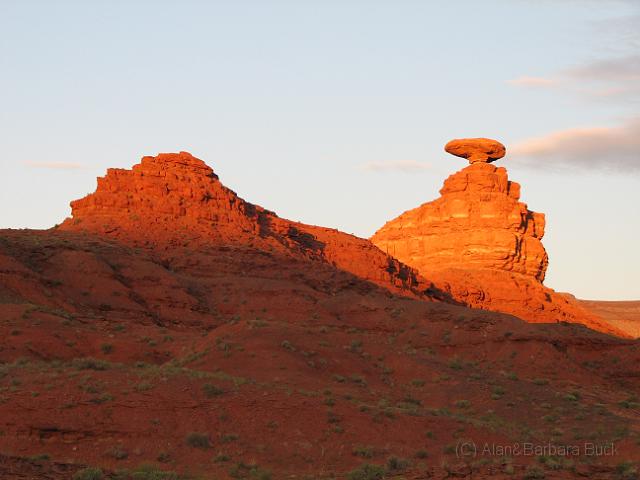 IMG_3958.JPG - Mexican Hat in the late afternoon sunshine.